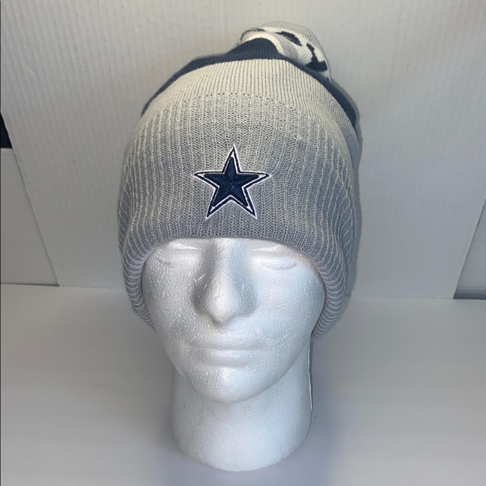 DALLAS COWBOY Gray and White Beanie with Star Logo